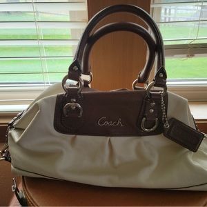 CLASSIC Coach  Ashley satchel, like new